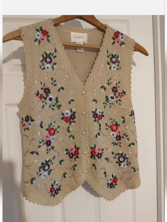 Jenny Vintage Cream Floral Embroidered V-Neck Cardigan Sweater - Picture 10 of 10